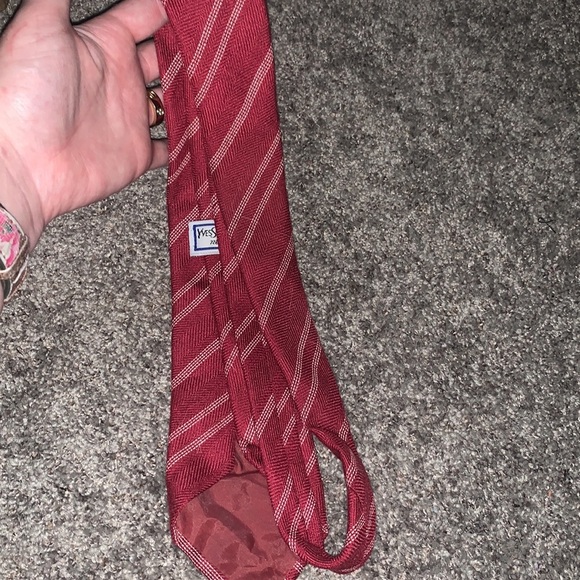 Authentic Vintage red YSL tie (same tie Donald Trump wears!) - Picture 6 of 6